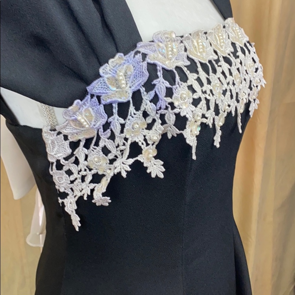 Black and Cream Evening gown - Picture 8 of 15
